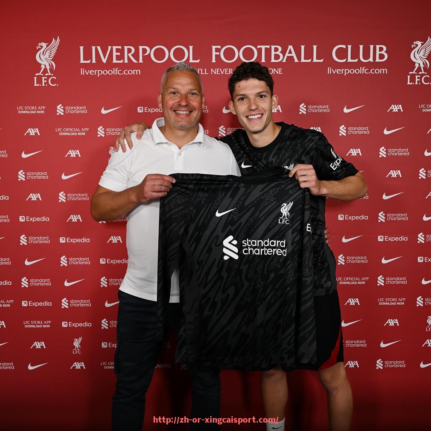 杏彩体育-本赛季意甲球队阵容深度分析及战术变化